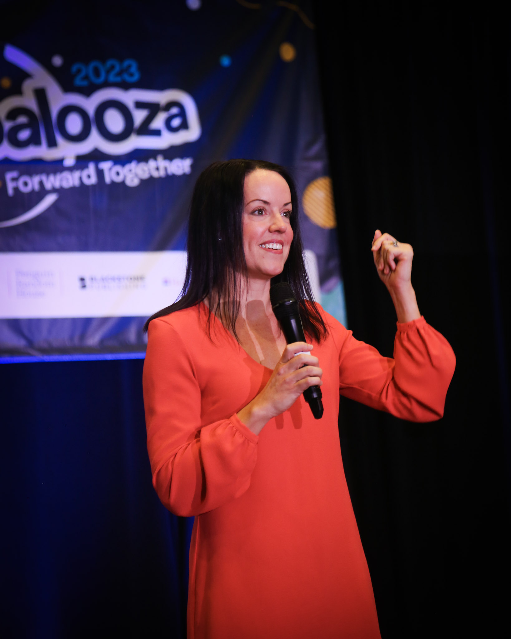 Author Sarah Penner keynotes Digipalooza '23 and more from Day 2 ...